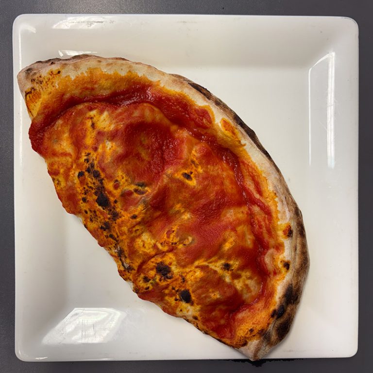 Pizza Calzone - Pizzeria 69 Rosso Albaro